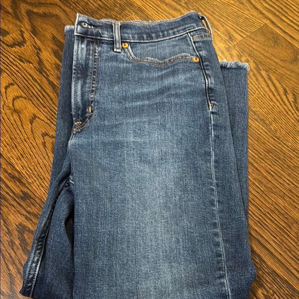 GAP Women's Ankle Jeans in Classic Blue - Picture 4 of 4